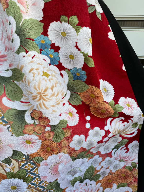 反物　絹　黒絹反物と友禅染　スカート　着物リメイク　黒　赤花柄　Aライン　171 10枚目の画像