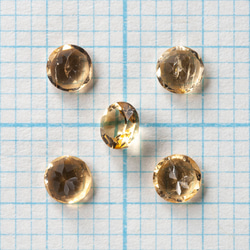1粒売り　宝石質インペリアルトパーズAAA-　ルース　ラウンドファセットカット3×3mm 3枚目の画像