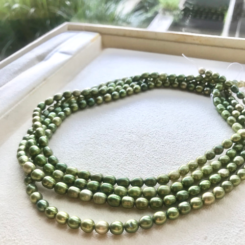 1498.  エメラルドボタンカットグラデーション9連ネックレス eme38ct3.jpg