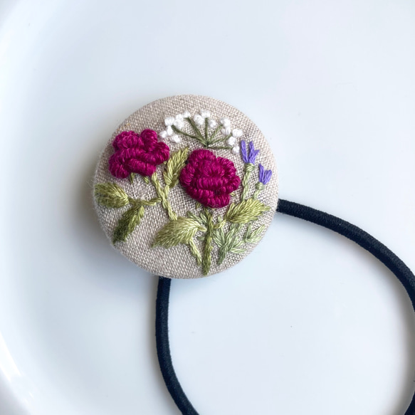 花束刺繍のヘアゴム 1枚目の画像