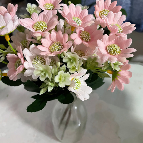 アーティシャルフラワー】ホワイトラナンキュラスとデイジーの花束の