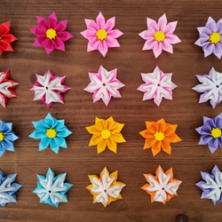 ＊折り紙　10色のカラフルな立体の花飾り(園・施設の壁面飾りなどに)＊ 3枚目の画像