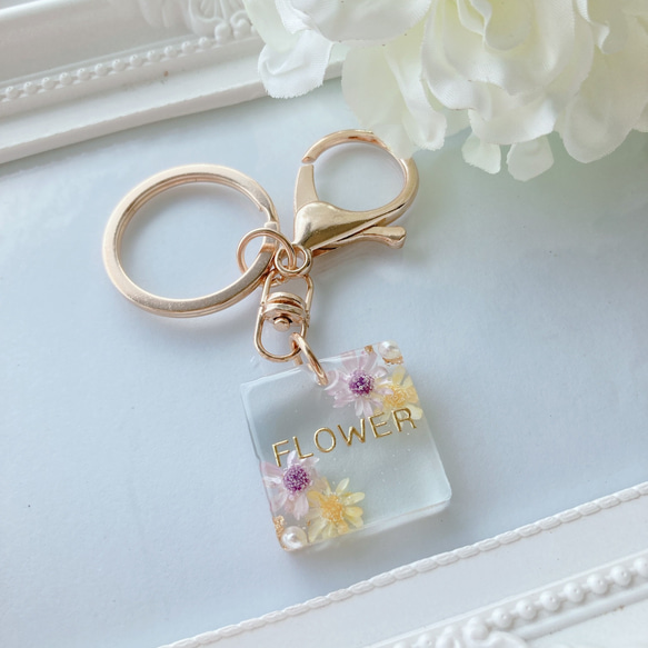 名入れ・文字入れ◎ クリア×スターフラワー スクエアチャーム レジン 