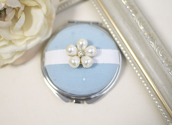 豐滿可愛的珍珠花朵緊湊型鏡子（藍色） 第2張的照片