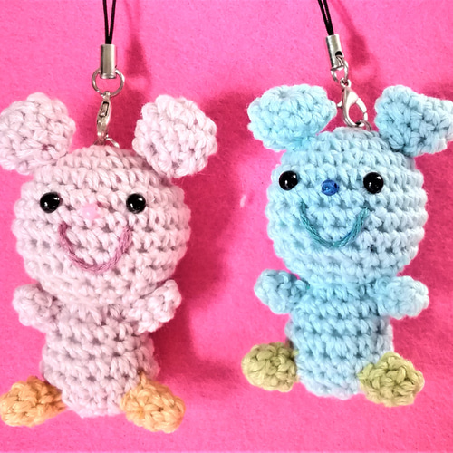 ハートな仔猫　猫　手編み　あみぐるみ　ストラップ
　
　あみぐるみ　ストラップ 専用】ハートあみぐるみストラップ ハートな仔猫猫手編み