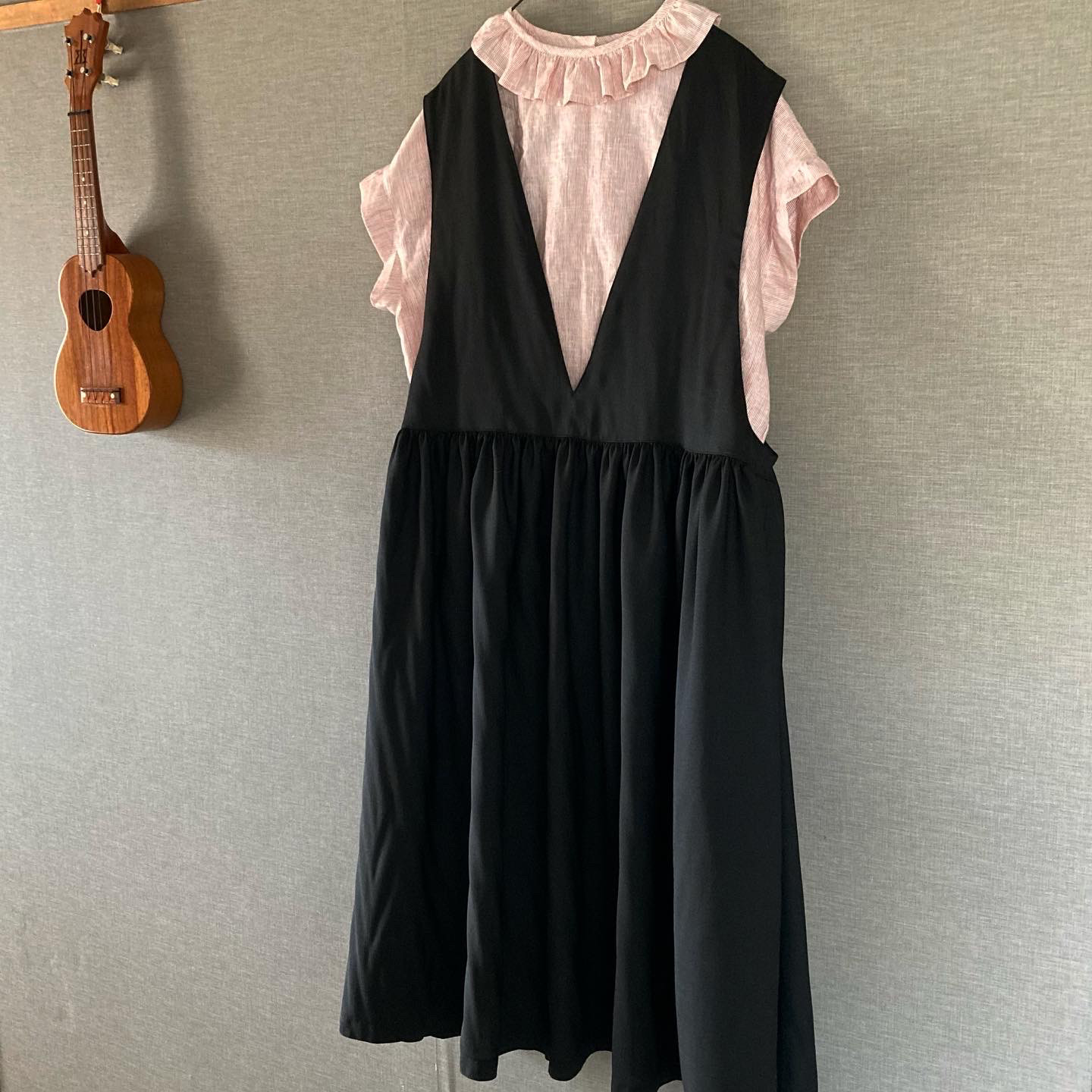 黒のワンピース