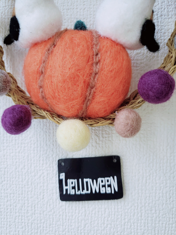 シマエナガのハロウィンリース 　羊毛フェルト くすみカラー　鳥　動物　かぼちゃ　パンプキン　 k00773 5枚目の画像