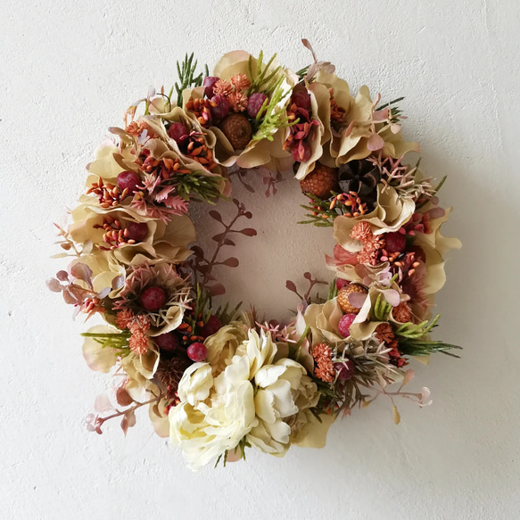 every month Wreath：Imaginary folklore 花刺繍のリース/紫陽花とラナンキュラス 5枚目の画像