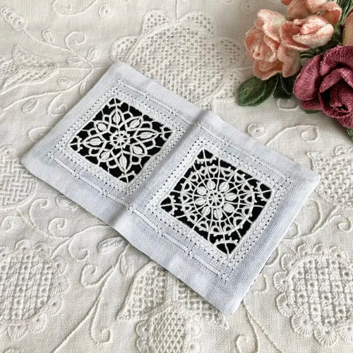 B09. 白糸刺繍 ラスキンレース刺繍 の カードケース B 名刺入れ