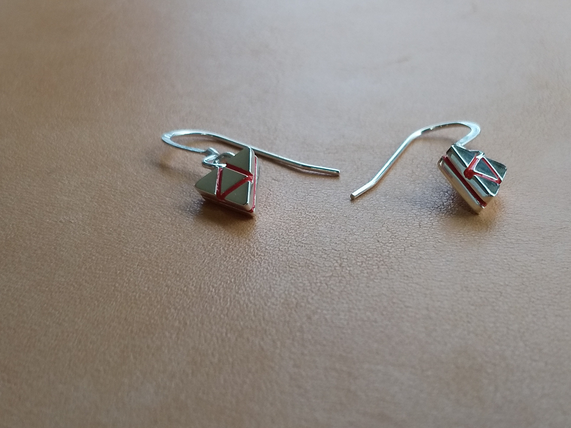 トライアングル・ピアス