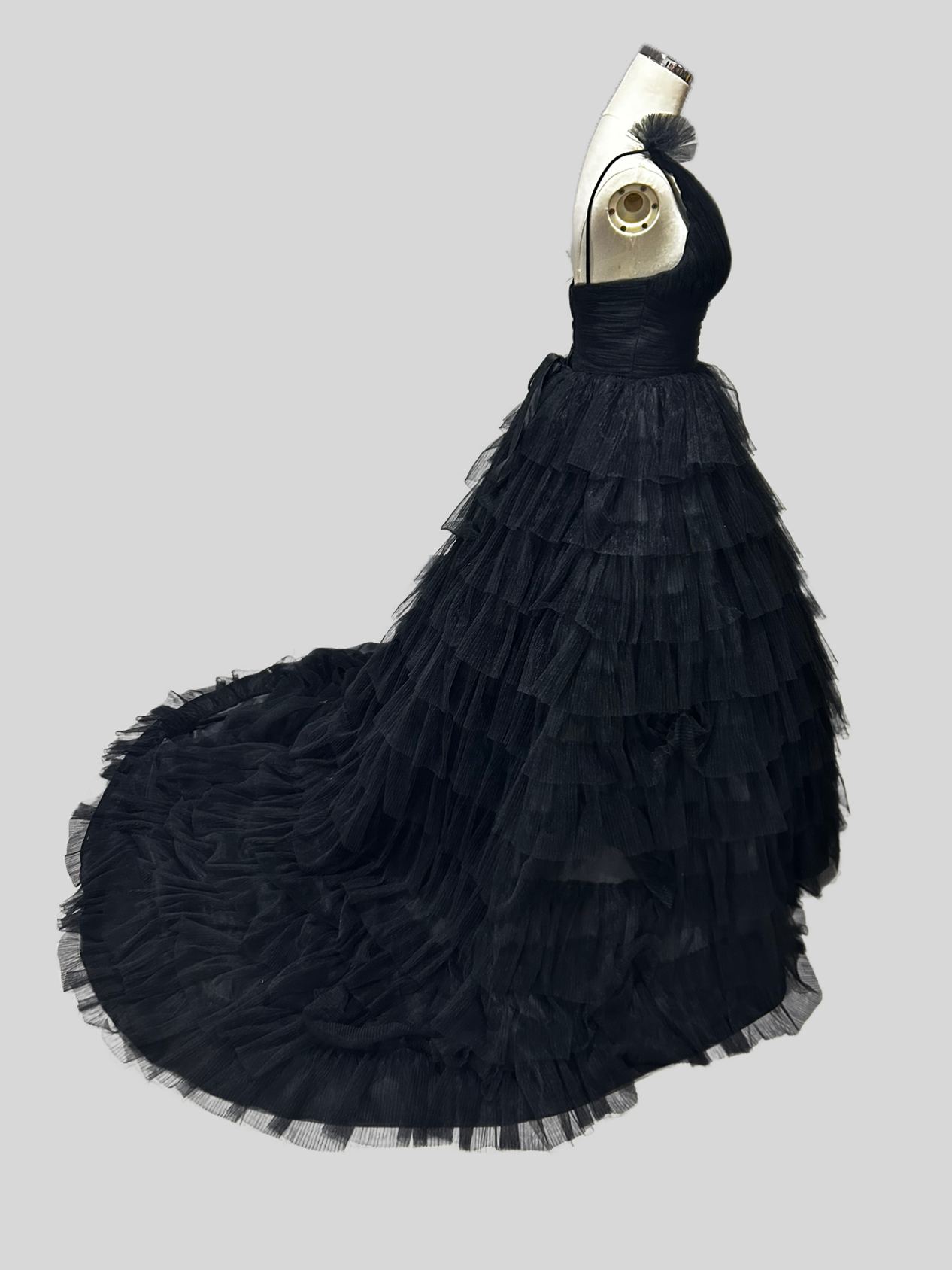 ブラック ロングワンピース プリーツスカート 柔らかく重ねたチュールスカート キャミソール 優雅なシルエット 披露宴/結