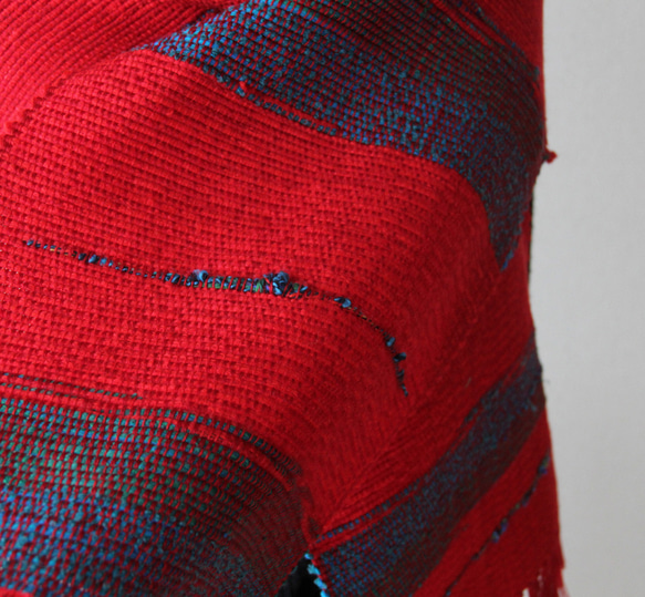 《上品な赤を楽しむ》ウール手織りマフラー　レッド/プレゼント/秋冬/再販予定あり 7枚目の画像