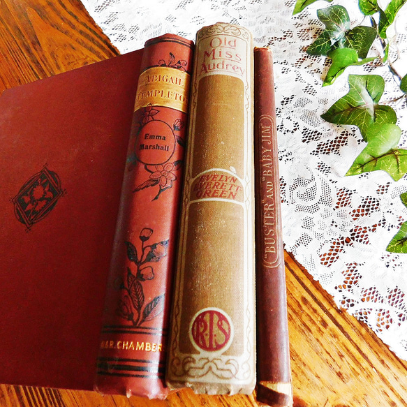 1867年～　洋書アンティークヴィンテージ Book Set / ブック セット〈洋書・古書・ディスプレイ