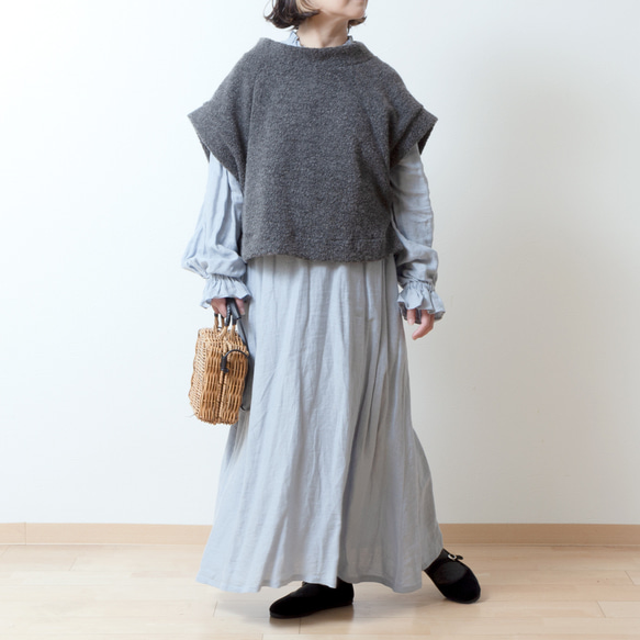 高品質羊毛圍巾法式袖A字背心/上衣灰色 第2張的照片