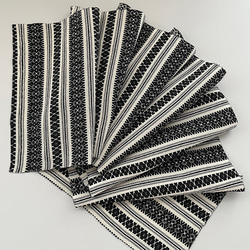 Chirimen 整齊呈現博多織圖案漢領縐紗手工漢領白色黑色 第4張的照片