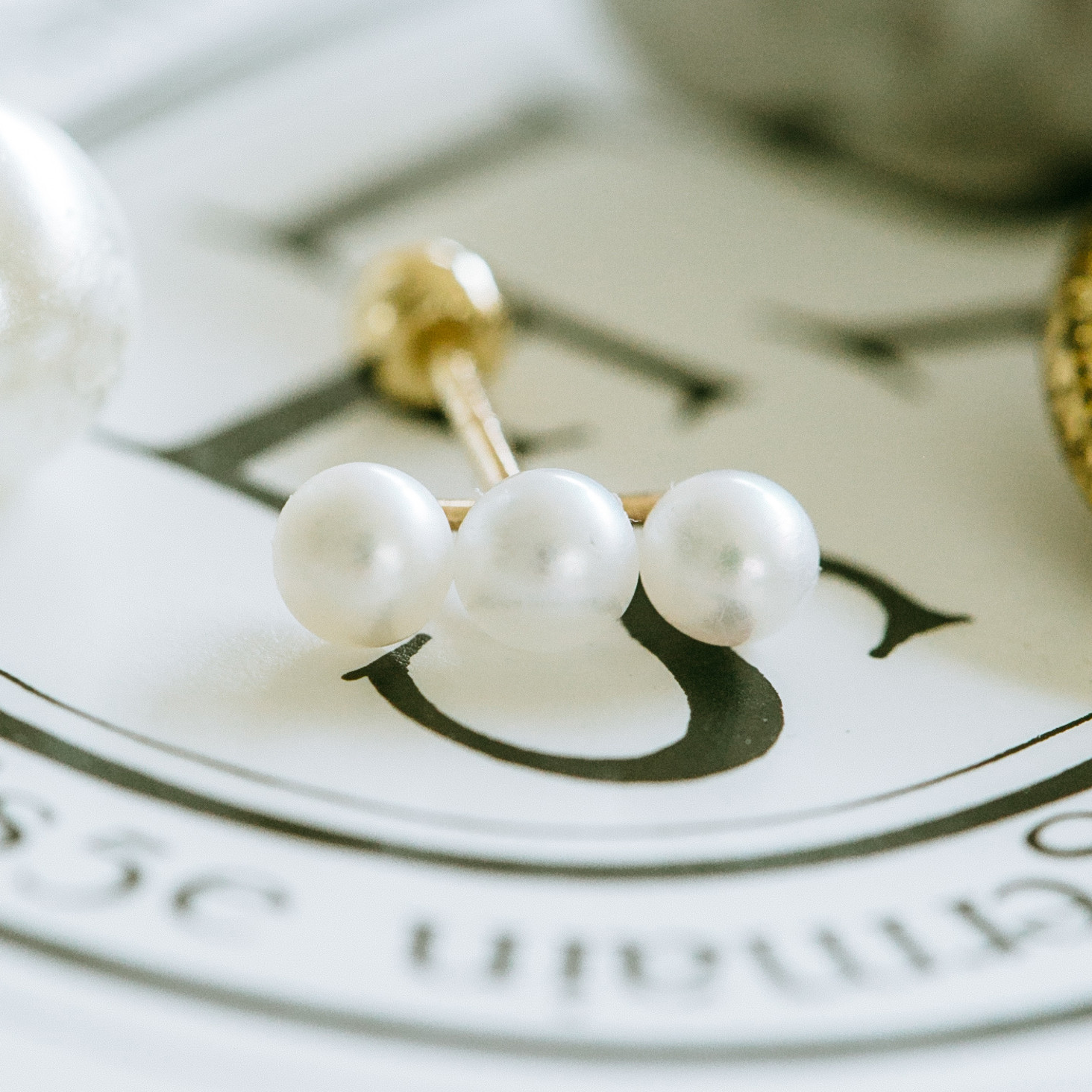 14K金 ゴールド ヘリックス 軟骨 アンチトラガス バーベル 本物 淡水真珠 イヤリング ピアス