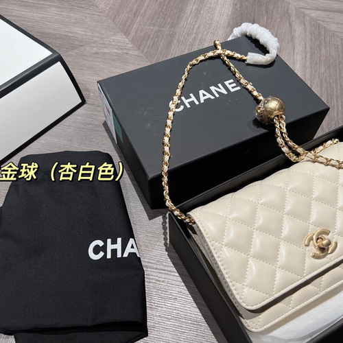 シャネル Chanel ショルダーバッグ箱付き美品 ショルダーバッグ