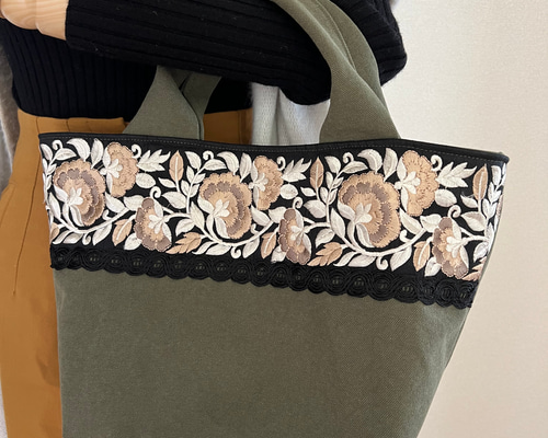 インド刺繍リボンとクッタリ帆布のトートバッグ◇カーキ トートバッグ