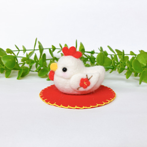 梅の花咲く干支 とり 赤マット付 羊毛フェルト 羊毛フェルト Aki Ako