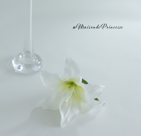 ゆり・胡蝶蘭・バラ【ブートニア付き】正統派ウェディングブーケ 前撮り 挙式 二次会 アーティフィシャルフラワー 8枚目の画像