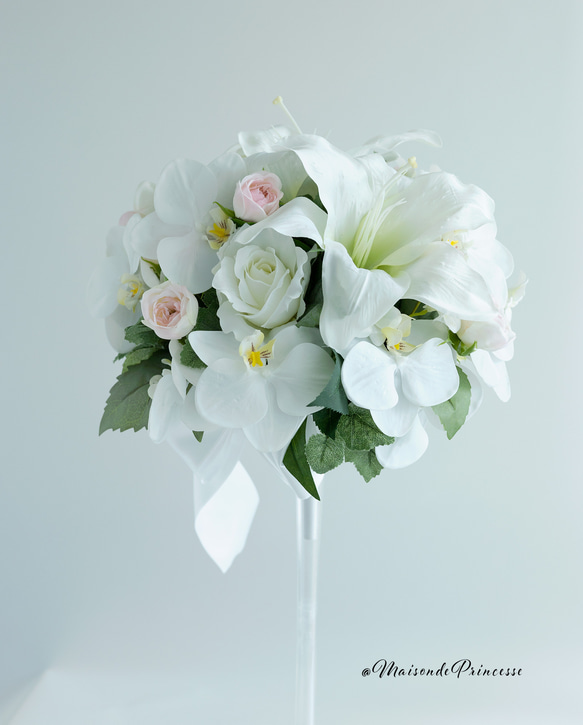 ゆり・胡蝶蘭・バラ【ブートニア付き】正統派ウェディングブーケ 前撮り 挙式 二次会 アーティフィシャルフラワー 9枚目の画像