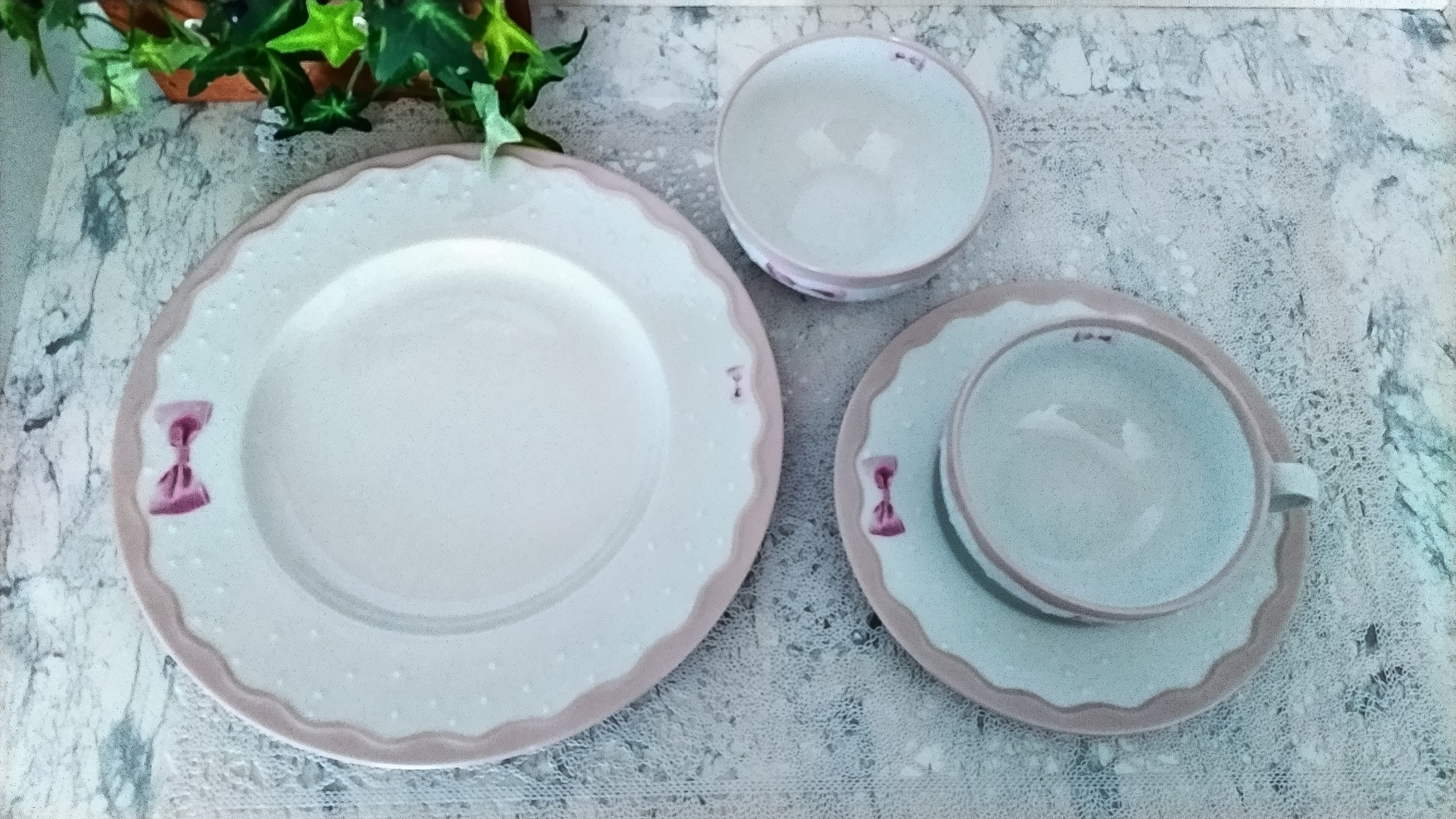 プレート✨カップアンドソーサー✨ボウル✨３点セット✨モーニングセット✨