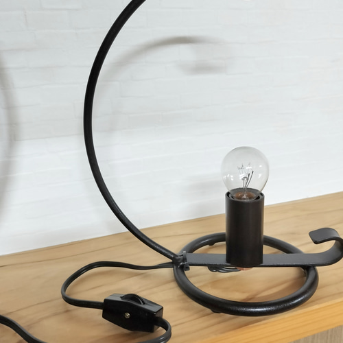 注文制作【リーフのテーブルランプ】ステンドグラス 癒されるランプ