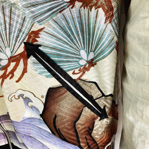 着物リメイクスカジャン リバーシブル 鯉の刺繍 横振り刺繍 産着