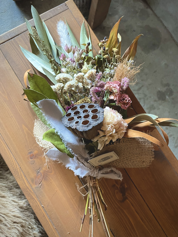 蓮の実のスワッグ【ドライフラワー】 スワッグ 花ト喫茶ネコノコバン  