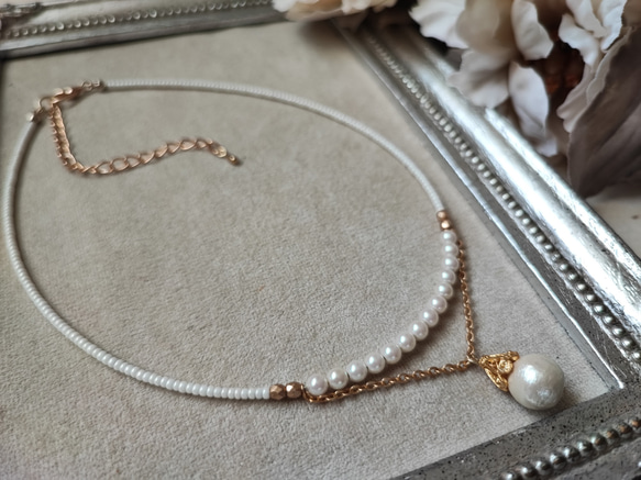 トルコ製透かしキャップとコットンパールのデザインチョーカーネックレス 3枚目の画像