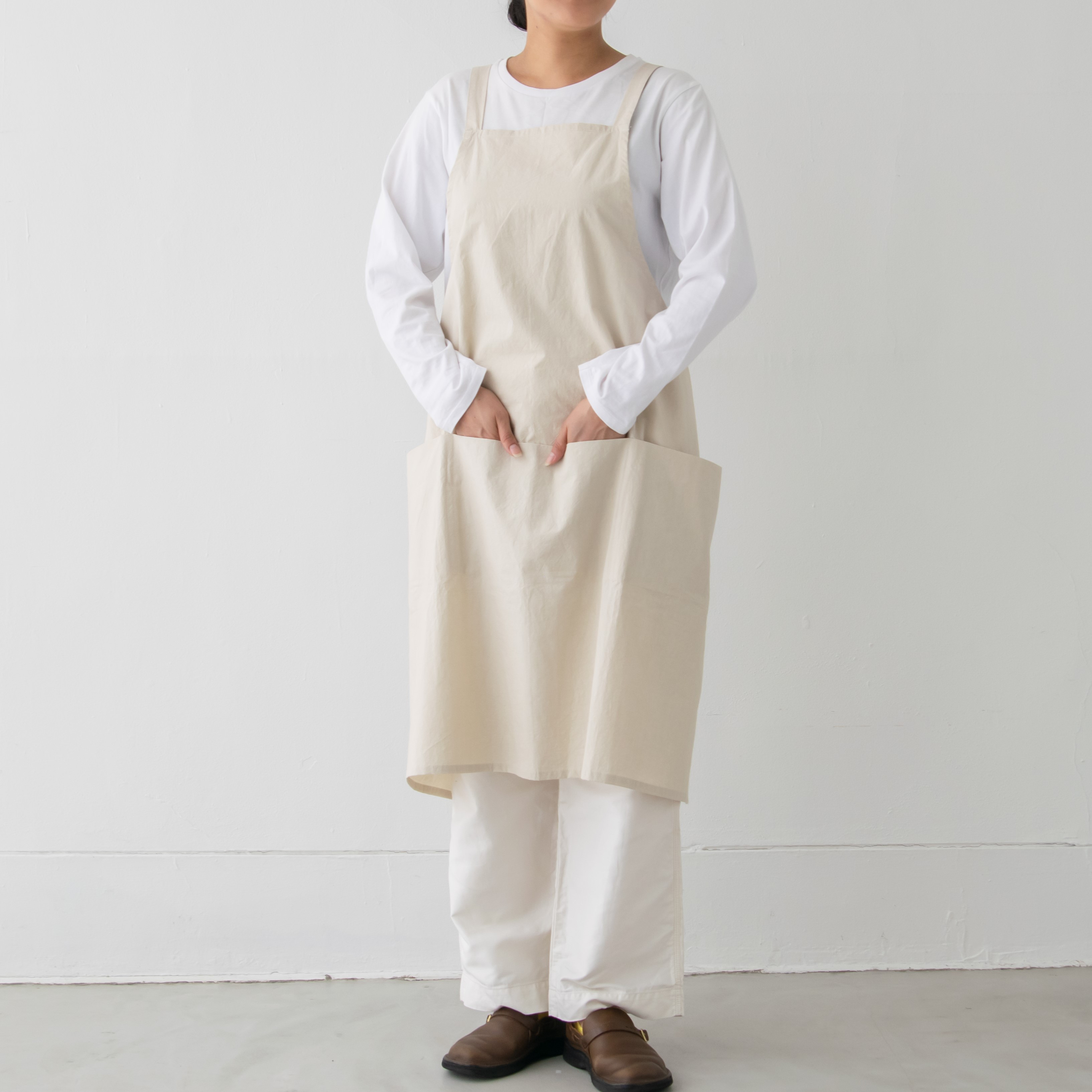 バッククロスチムニーエプロン DR / backcrosschimneyapron DR / エクリュ　送料無料