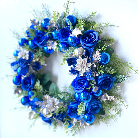 クリスマスリース　特大50cm アーティフィシャルフラワー　青色　Xmas インテリア　ブルー　豪華　薔薇　ポインセチア 6枚目の画像