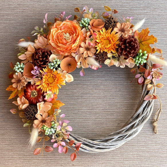 再販・３６cm【ハロウィンにも】お花たっぷりのオータムリース　三日月 オレンジ／受注制作 5枚目の画像