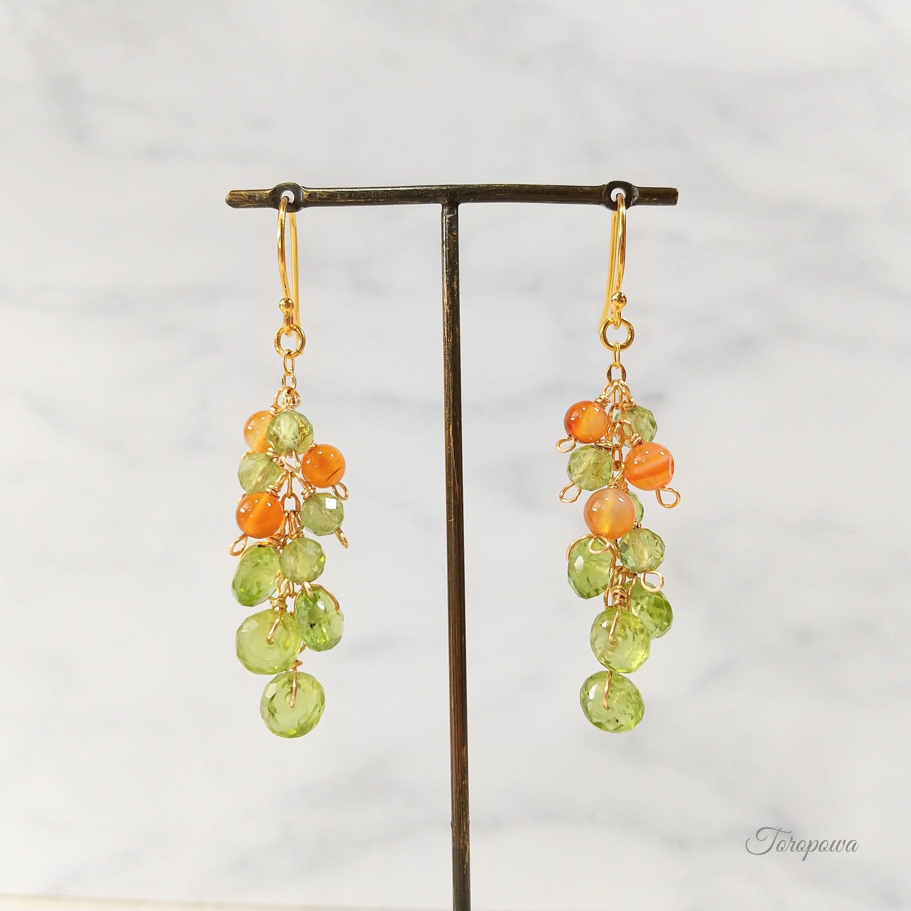 14kgf果実フルーツのようなペリドットとカーネリアンの揺れるロングピアス(イヤリング変更可)