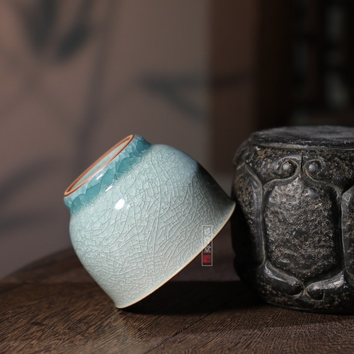 氷生湖藍盃【共箱】水色氷裂貫入 現代龍泉青磁 陶芸作品 贈り物