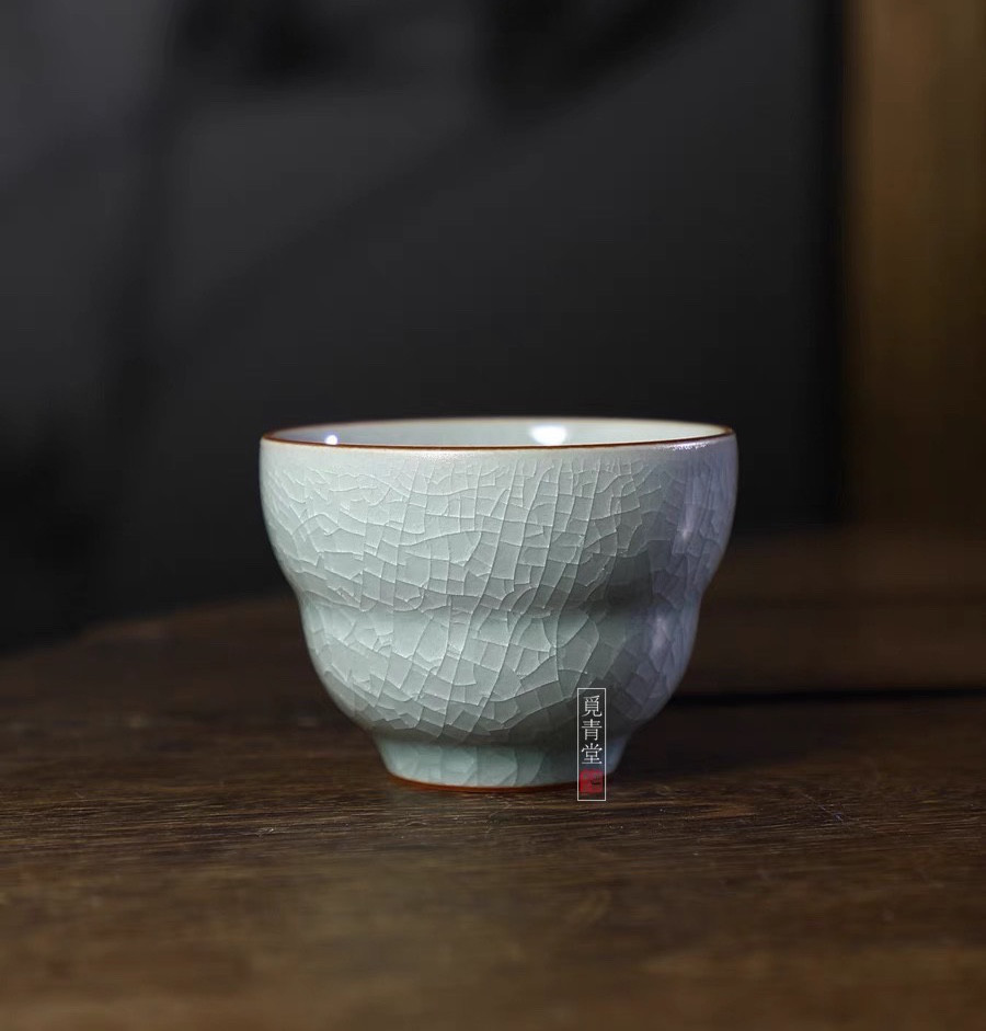 氷生白氷盃　湯呑み【共箱】水色氷裂貫入　現代龍泉青磁　陶芸作品　贈り物コレクション