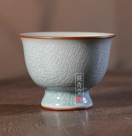 作家物　陶芸家　作者不明　陶印あり　青磁　盃　ぐい呑　酒器　酒杯　貫入　箱なし