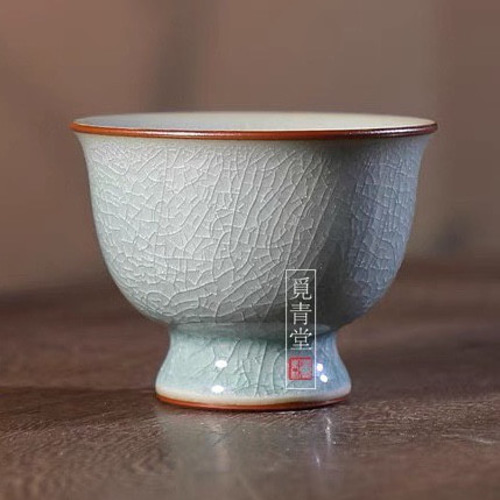 青釉鳳紋の湯呑 筆箱  置物  陶磁器  現代工芸品 美術品 装飾品 青釉鳳紋の湯呑 筆箱 置物 陶磁器 現代工芸品 美術品 装飾品