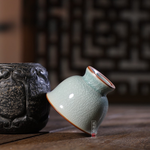氷生湖藍高足盃 湯呑み【共箱】水色氷裂貫入 現代龍泉青磁 陶芸作品