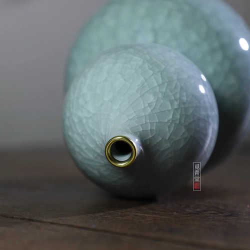 白氷氷生花瓶 置物【共箱】白い氷裂貫入 現代龍泉青磁 陶芸作品 白氷氷生花瓶 置物【共箱】白い氷裂貫入 現代龍泉青磁 陶芸作品
