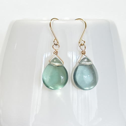 1点限定】フローライト ピアス・イヤリング 天然石 薄青緑 癒しの雫