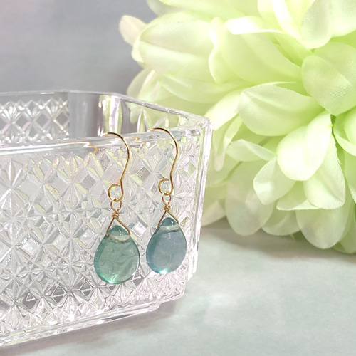 1点限定】フローライト ピアス・イヤリング 天然石 薄青緑 癒しの雫