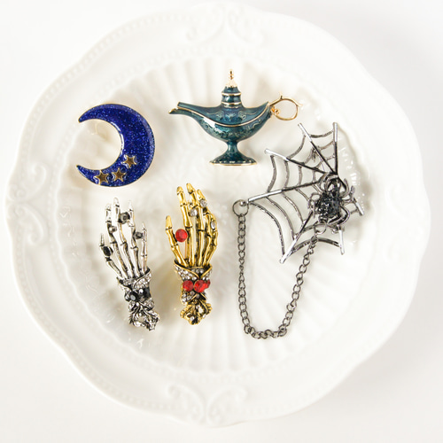 アラジンの魔法のランプのブローチ』 ブローチ yokuri 通販 14674660