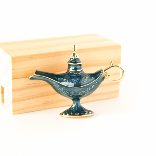 アラジンの魔法のランプのブローチ』 ブローチ yokuri 通販 14674660