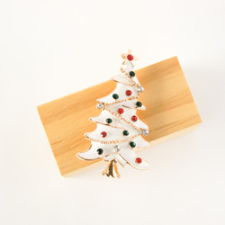 『白いクリスマスツリーのブローチ』 6枚目の画像