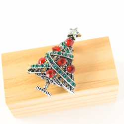 『クラシックなクリスマスツリーのブローチ・銀古美シルバー』 4枚目の画像