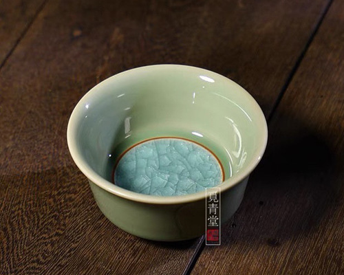 湖藍氷心玉肌小鉢【共箱】茶器 湯呑み ぐい呑み青磁氷裂貫入 贈り物