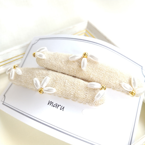 白いお花のパッチンピン