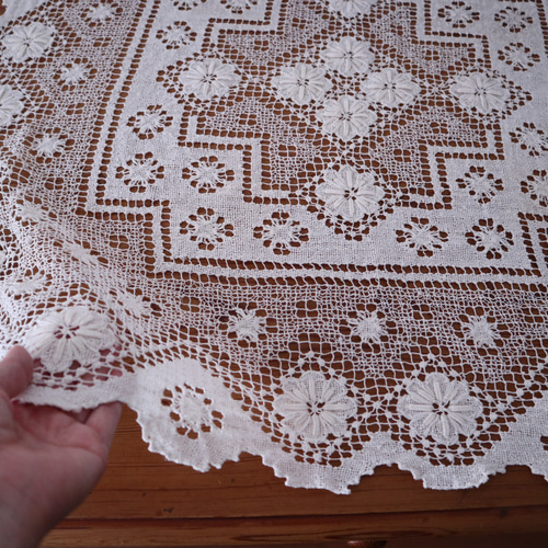 ドイツの手仕事/細やかな手編み タスカニーレース テーブルクロス