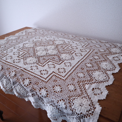 ドイツの手仕事/細やかな手編み タスカニーレース テーブルクロス